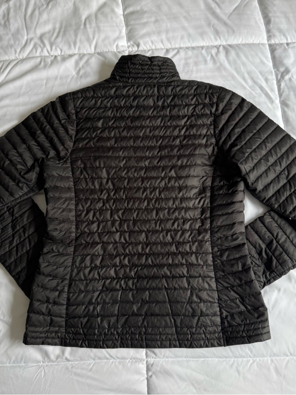 Patagonia Women's Down Sweater™ Jacket - Picture 3 of 9